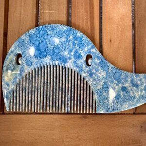 Plastic Whale Shaped Hair Comb